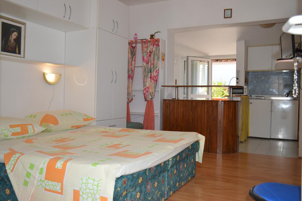 Apartments Marija Bajto Nečujam 外观 照片